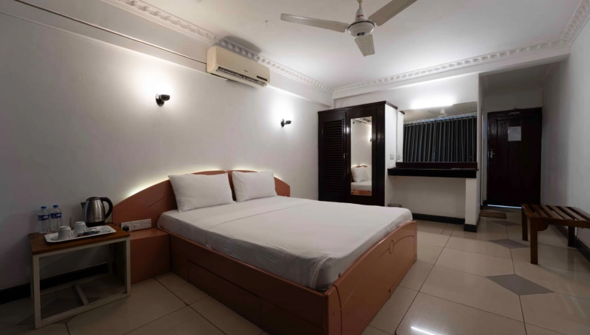 Topaz Beach Hotel Slider Pictures
