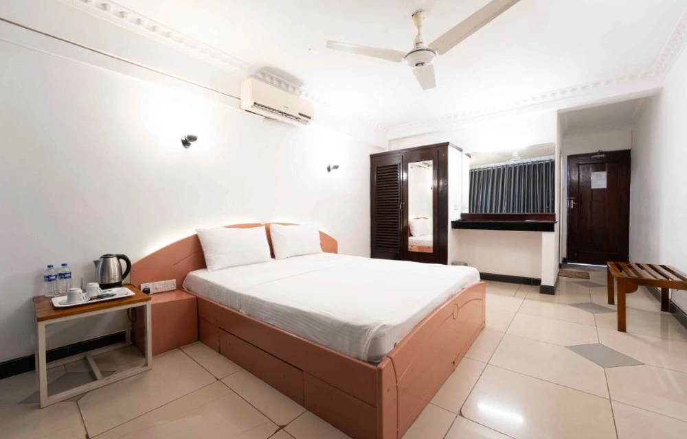 Topaz Beach Hotel Slider Pictures